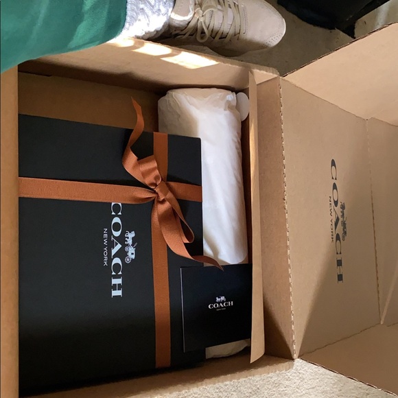 Coach x Keith Haring Disney collection kisslockBag - Picture 2 of 4